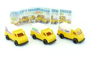 Drei gelbe City Transporter mit den 3 Beipackzetteln dazu